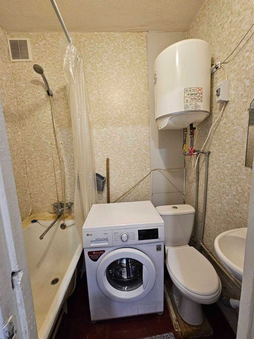 Продам 1к малосемейку, Тополь-2, дом 26.