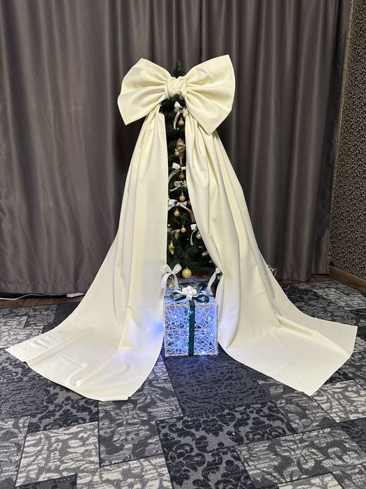 Большие цветы , банты на елку - Трендовый новогодний декор  2026