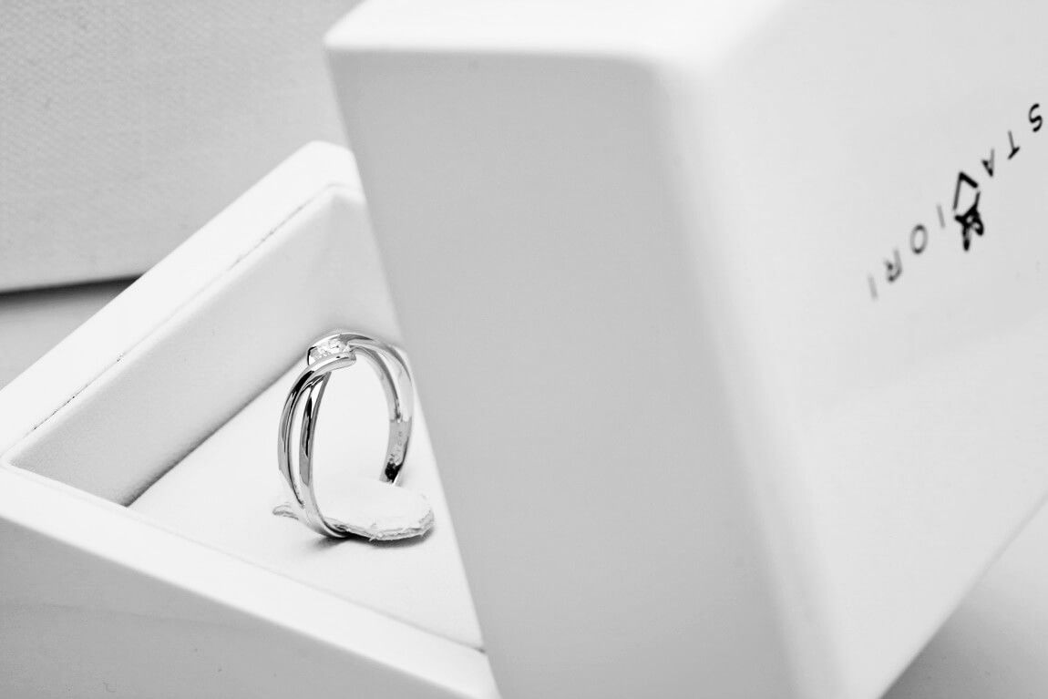 Złoty pierścionek Staviori z diamentem
