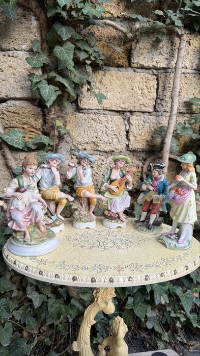 Статуэтки фарфор, характерые, коллекционные, из Европы