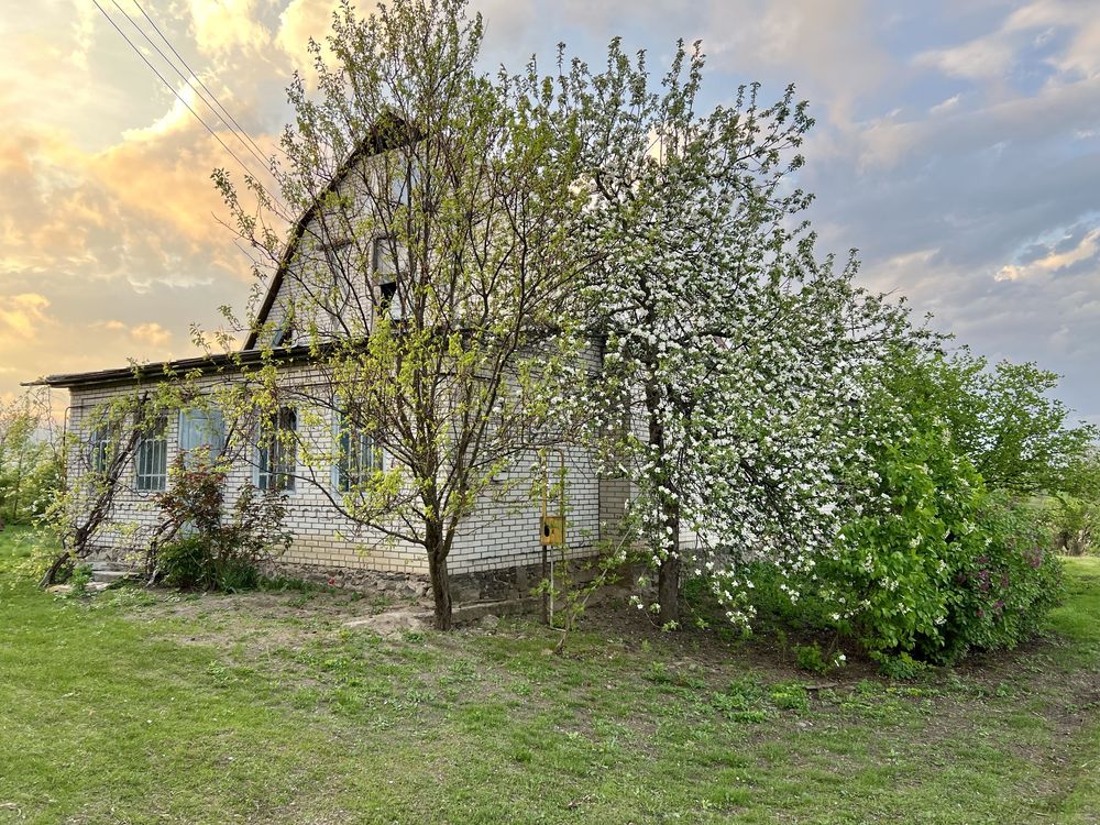 Продам будинок 120 м2 із земельною ділянкою 38 сотих у селі Городок