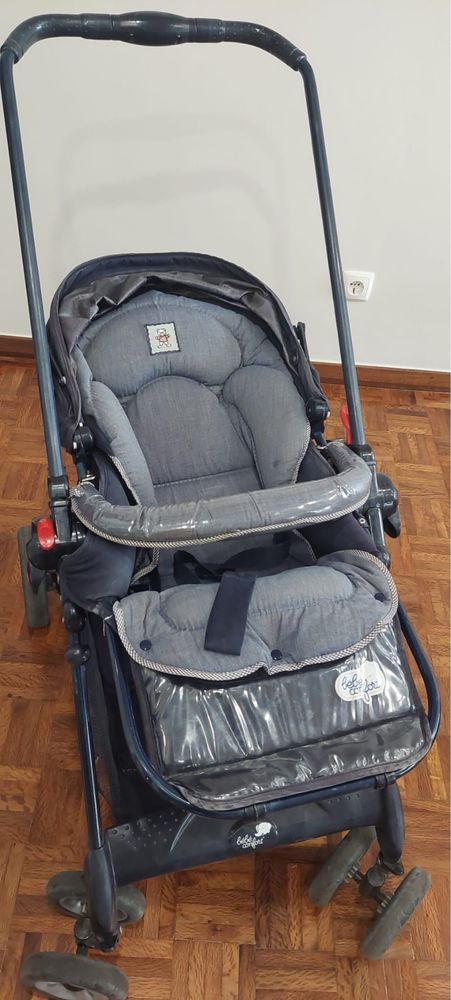 Carrinho bebe com edredão e capa para a chuvea