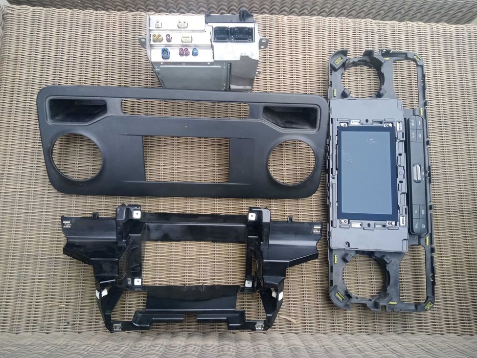 Оригинальная магнитола на 907 Мерседес спринтер.