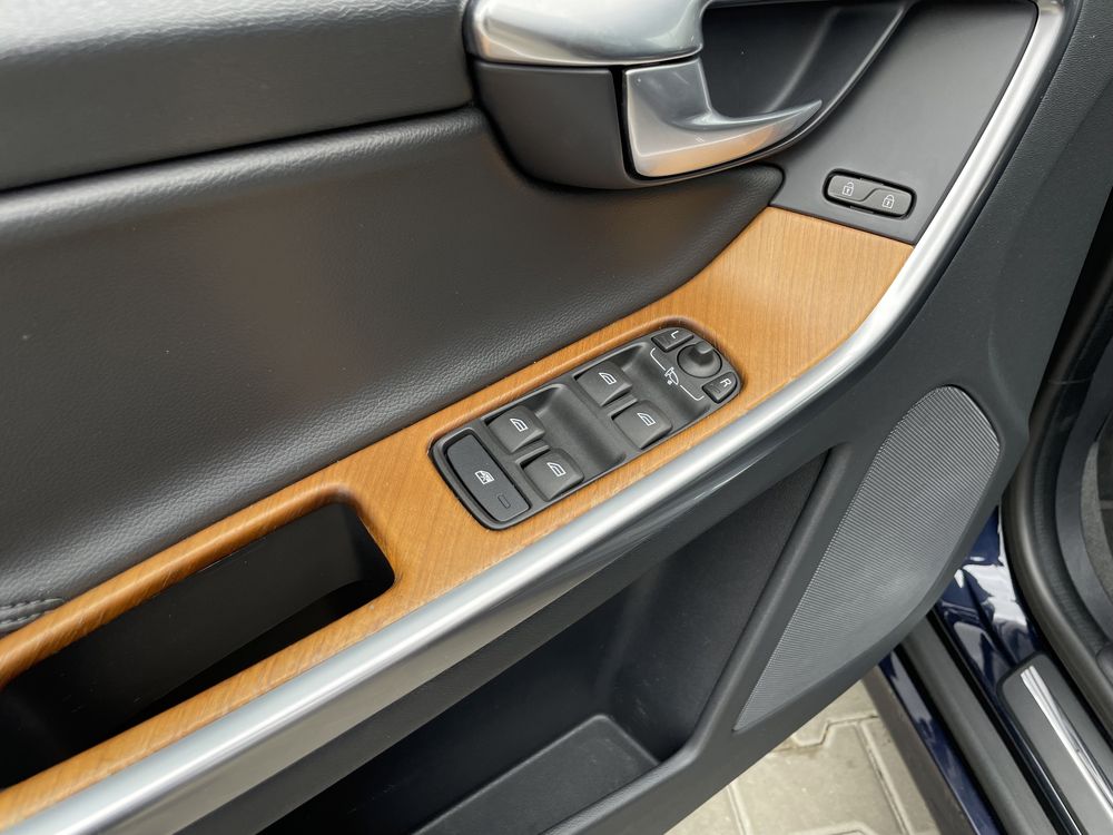 Вольво ХС60 Volvo XC60 Т5 AWD