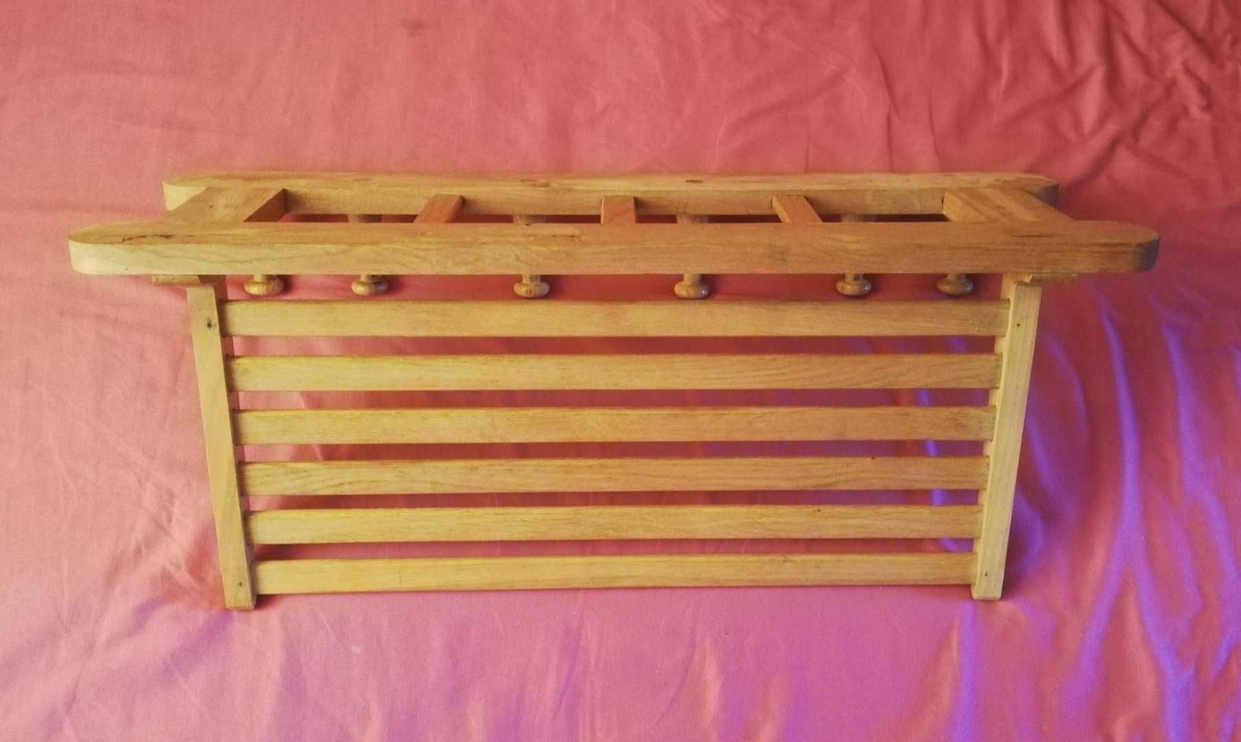 solidny wieszak drewniany z półką do przedpokoju 71cm