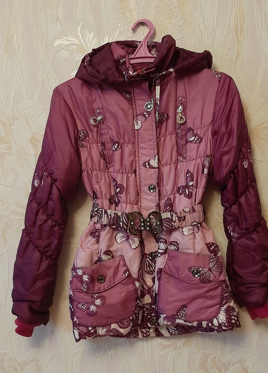 Куртка детская розовая с бабочками осенняя