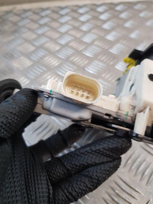 Zamek Drzwi Lewy Tył 8Pin 4F0839015 Audi A6 C6 Eu