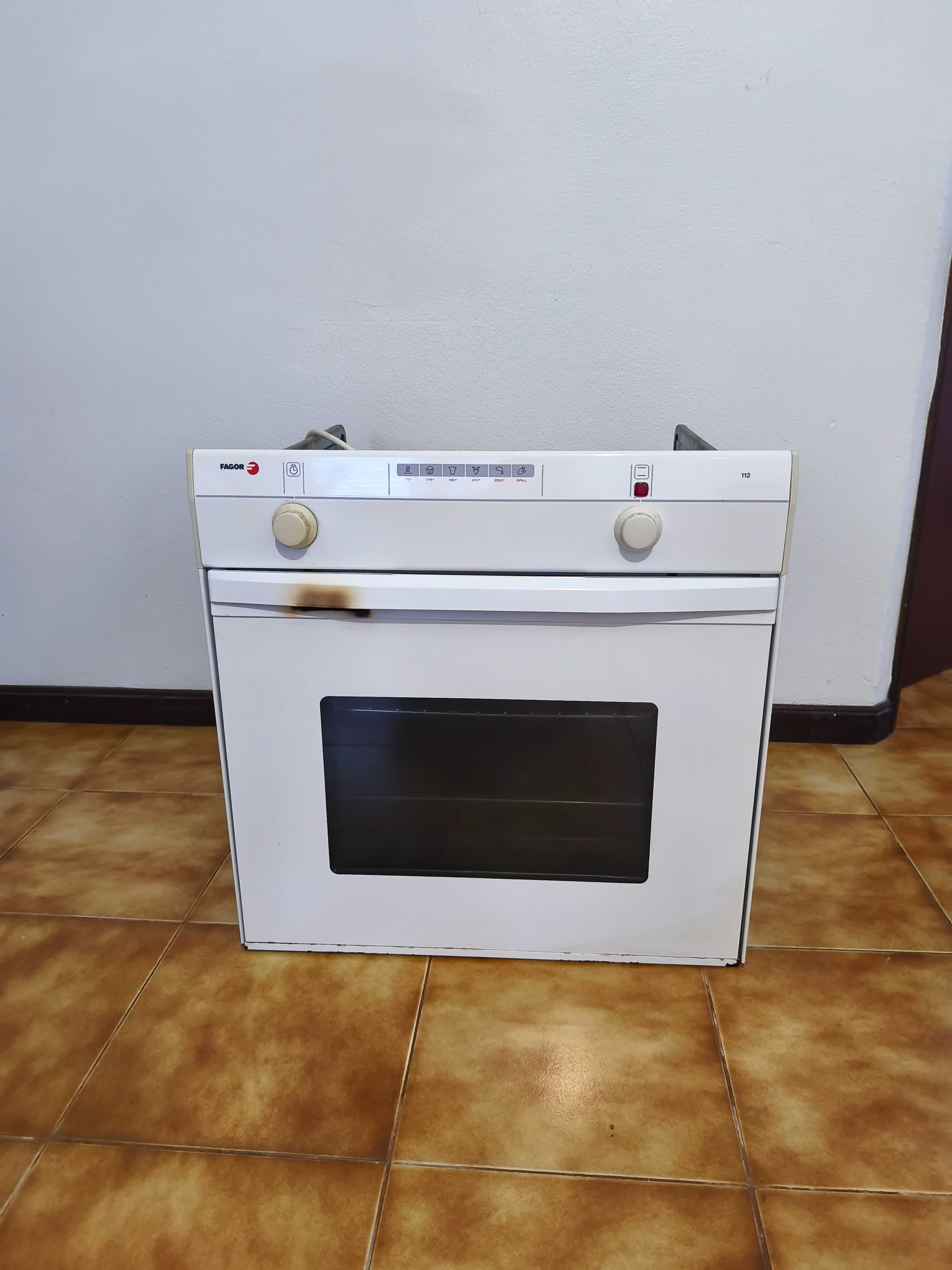 Forno elétrico de encaixe