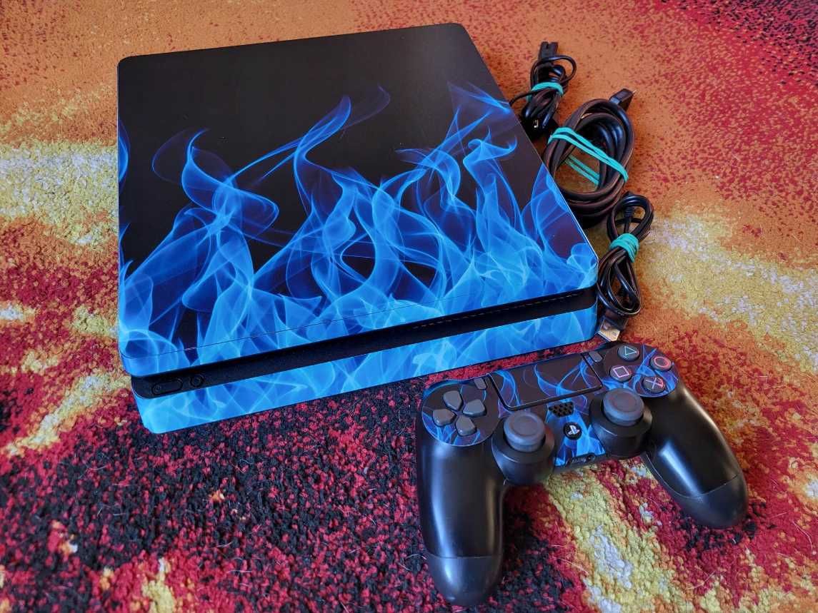Zestaw Playstation 4 PS4 Slim 1TB, Pad (Niebieski Ogień) - Stan BDB