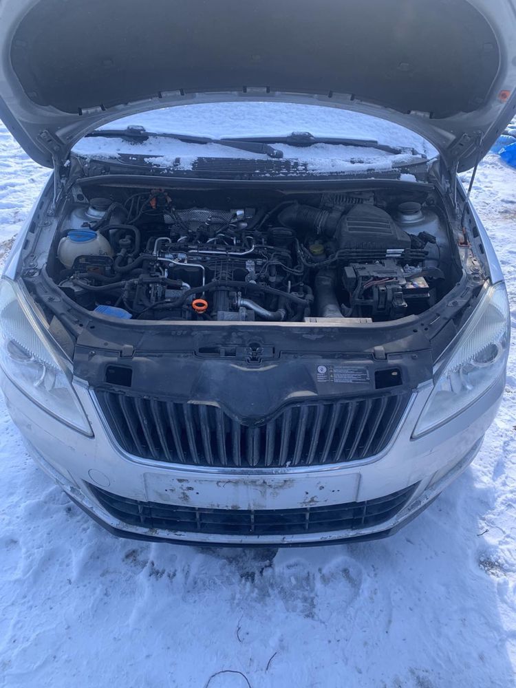 Бампер передній взборі Skoda Fabia mk-2 рест la7w хетч 1.6 cay kfk 13р