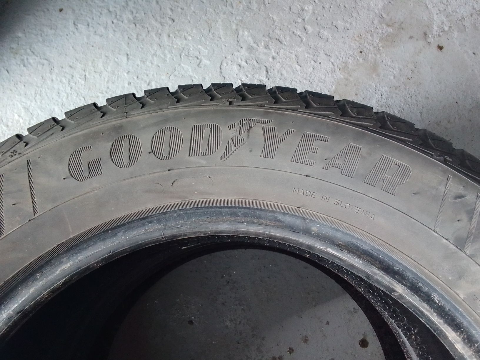 Cena za 2 Opony wielosezonowe 205/60r16 GOODYEAR 6.5mm