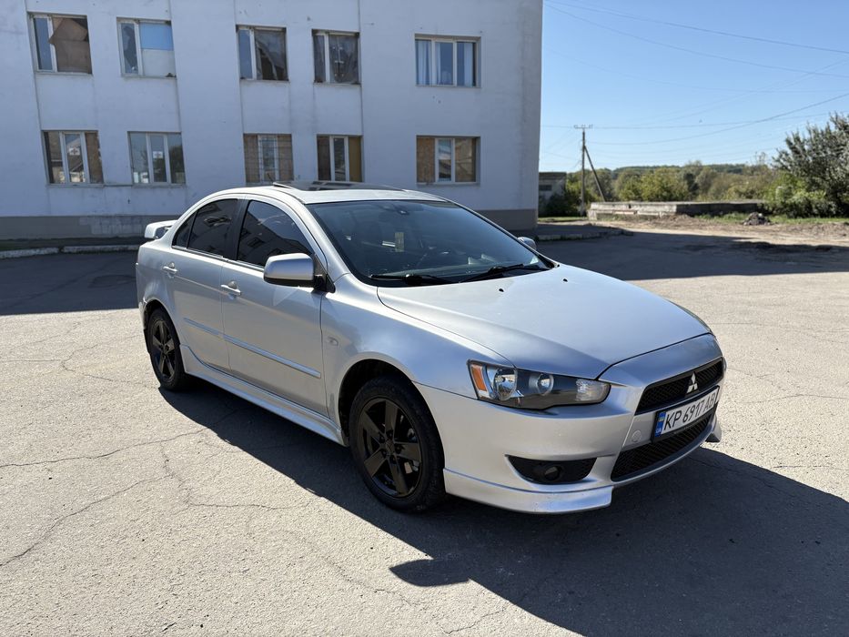 Mitsubishi Lancer X в хорошем состоянии