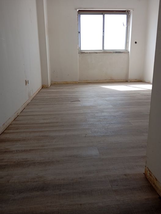 Monta moveis Pladur piso flutuante lava telhados