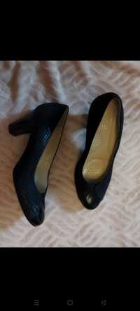 Czarne eleganckie buty na obcasie 36 Anis