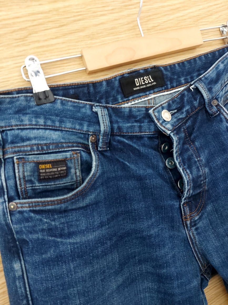 Męskie spodnie jeansy oryginalne Diesel Tapered roz M 32/32 granatowe