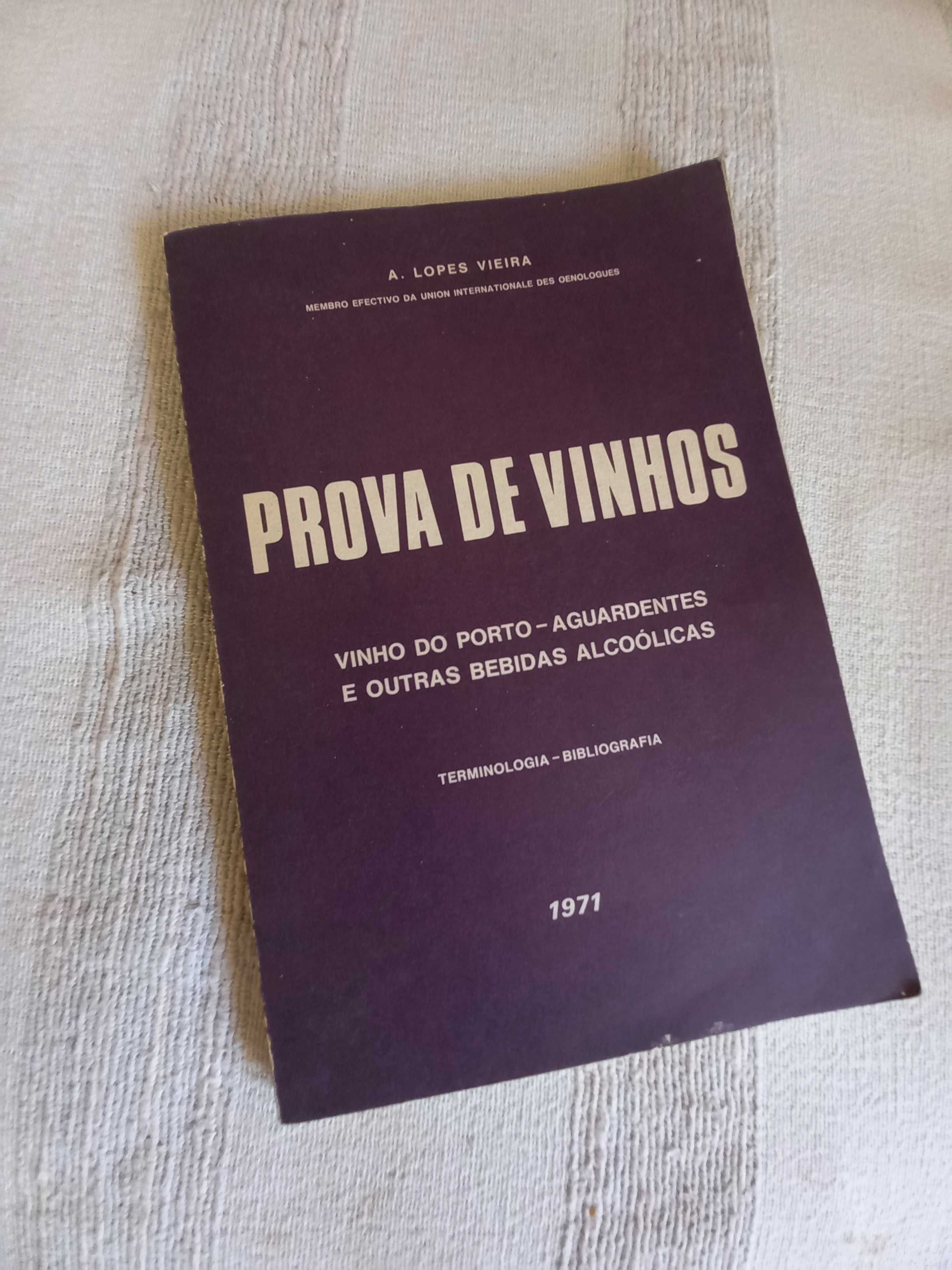 Livro antigo sobre Prova de Vinhos de Lopes Vieira