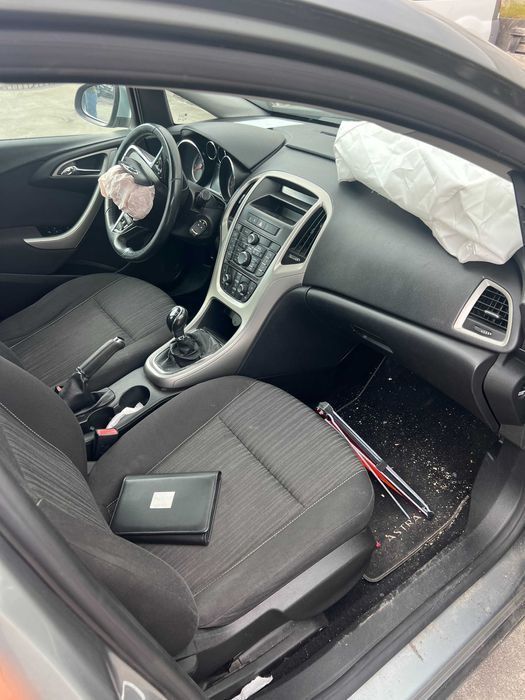 Opel Astra J Sports Tourer 1.3 CDTI de para peças