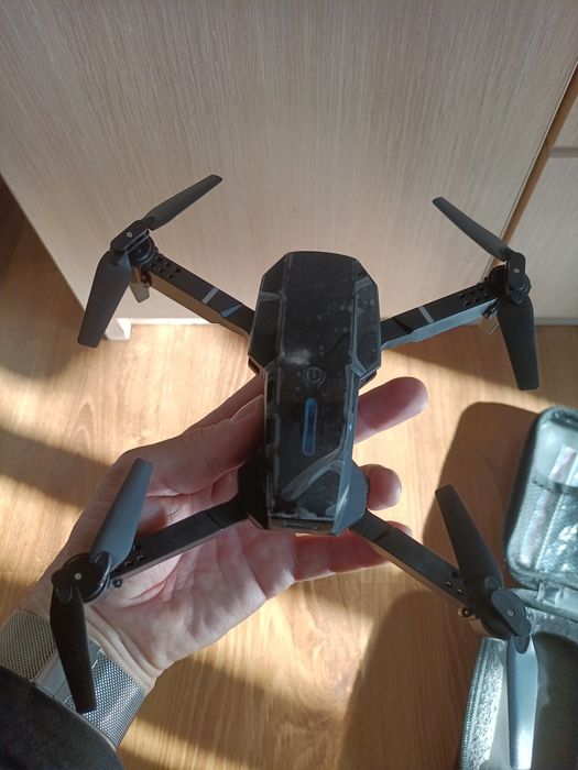Новий дрон FPV E88RC