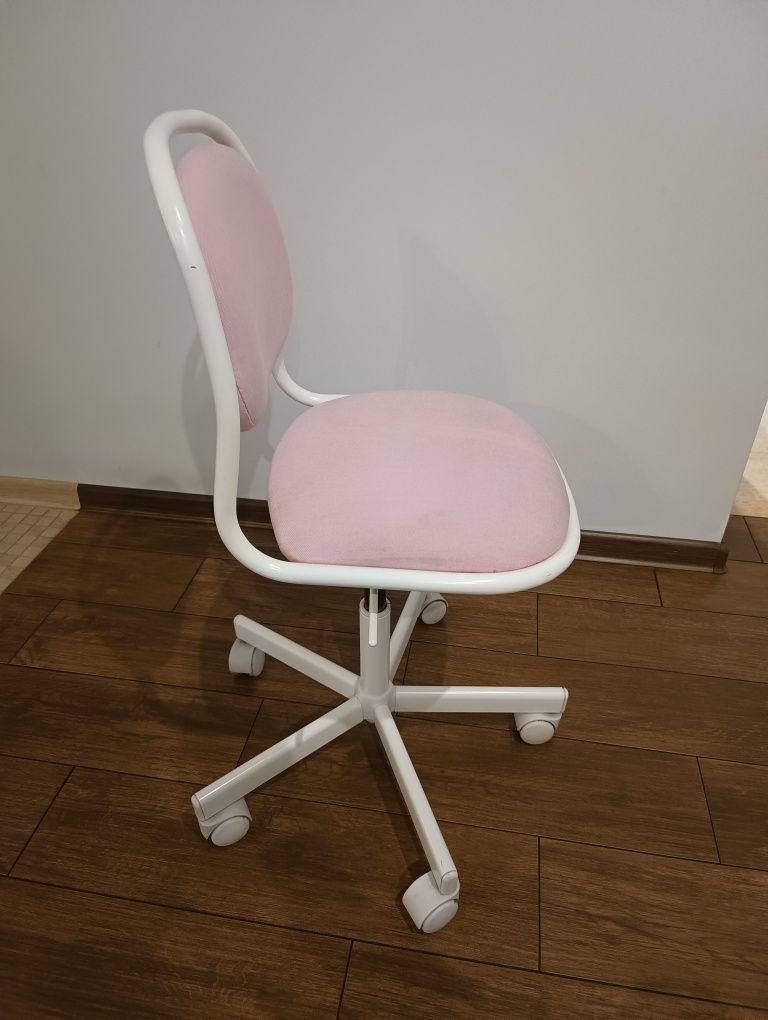 Krzesło biurkowe dla dziewczynki