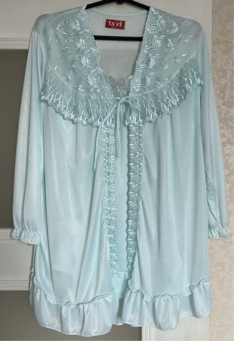 Пиньюар с кружевным принтом.