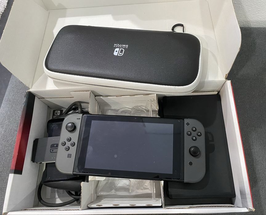 Nintendo switch + 3 jogos + Bolsa