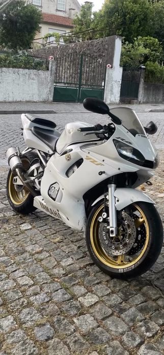 Vendo Yamaha R6 1999