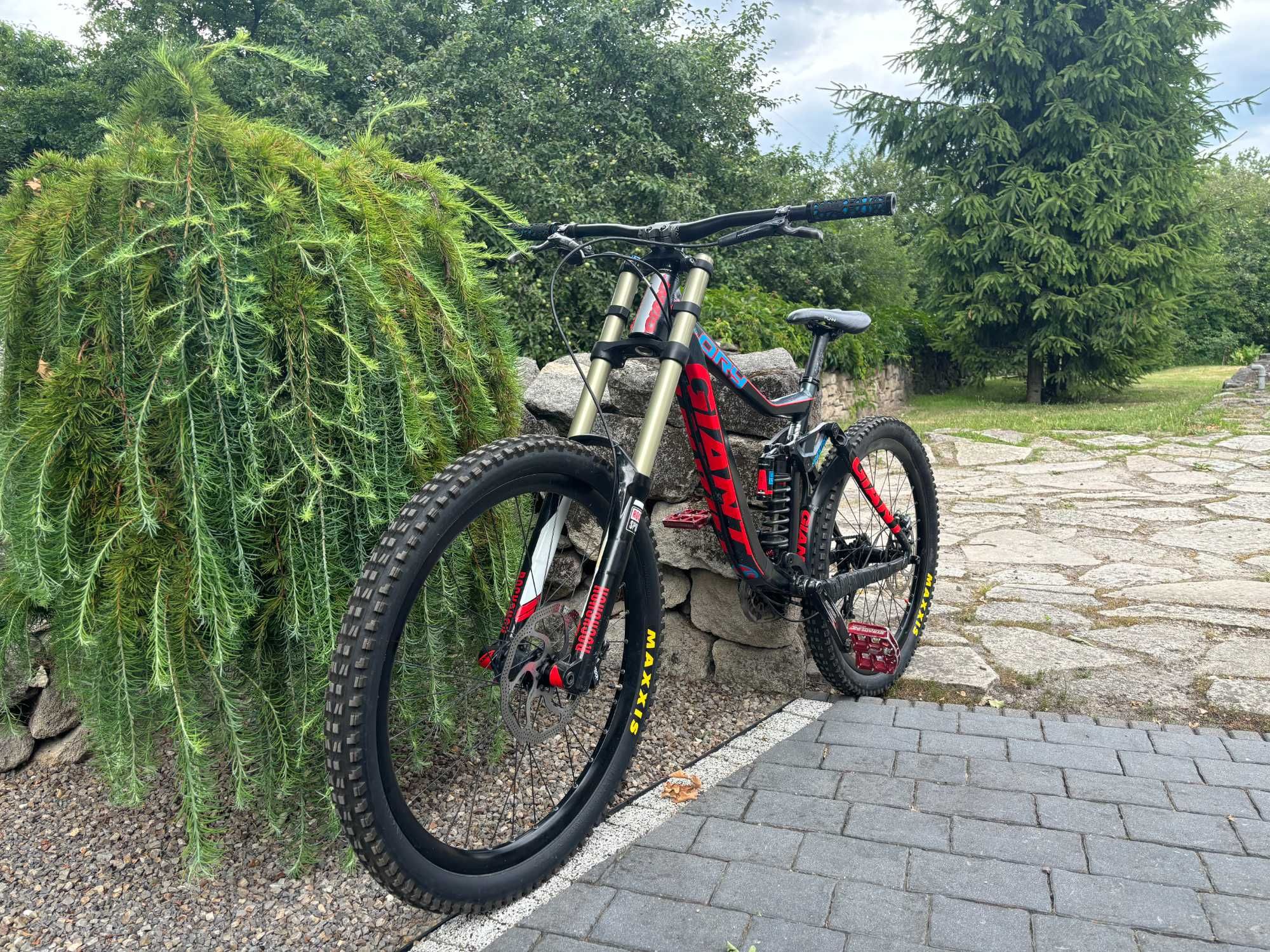 Rower downhill Giant Glory 2 maestro