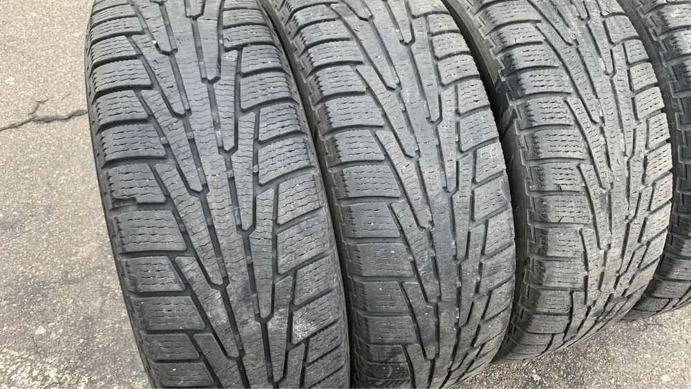 Зимові шини 225/65 R17 Nokian