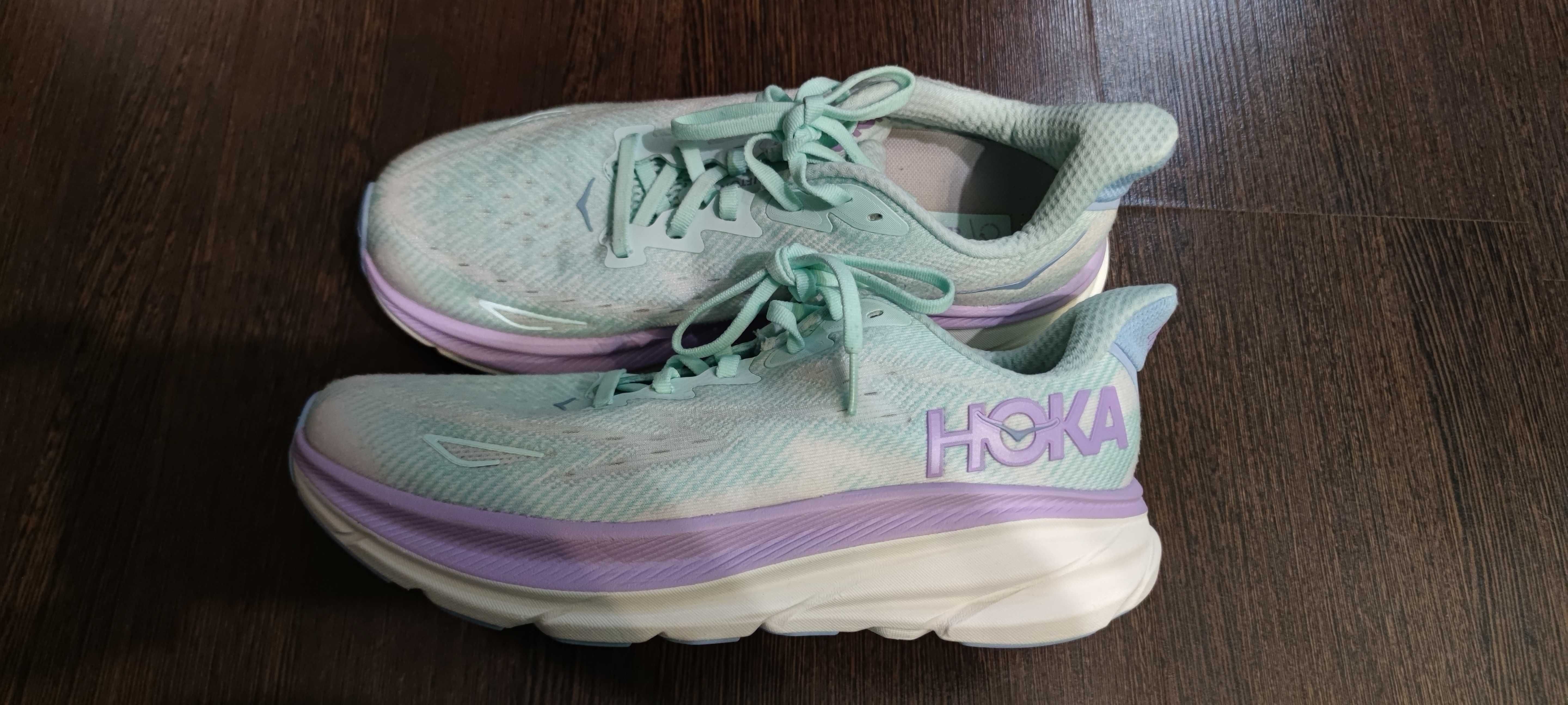 Кросівки Hoka  Clifton 9 Wide.   Р 41 1/3  26см