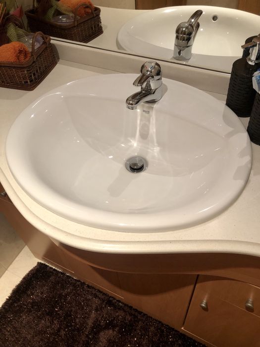 Móvel com Lavatório + Torneira Roca