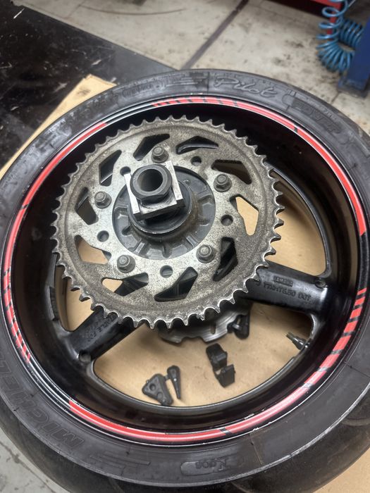 Yamaha R6 RJ03 Koło Felga Tarcza Oska zabierak zebatka komplet