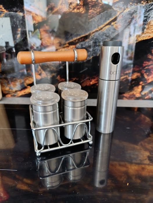 Przyprawnik na stół  metalowy organizer na przyprawy spryskiwacz octu