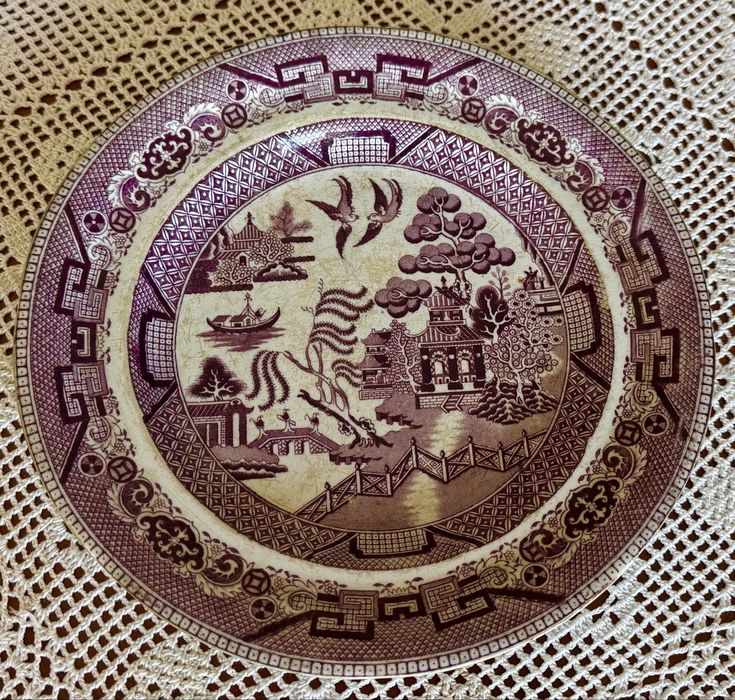 Prato motivo chorão em roxo