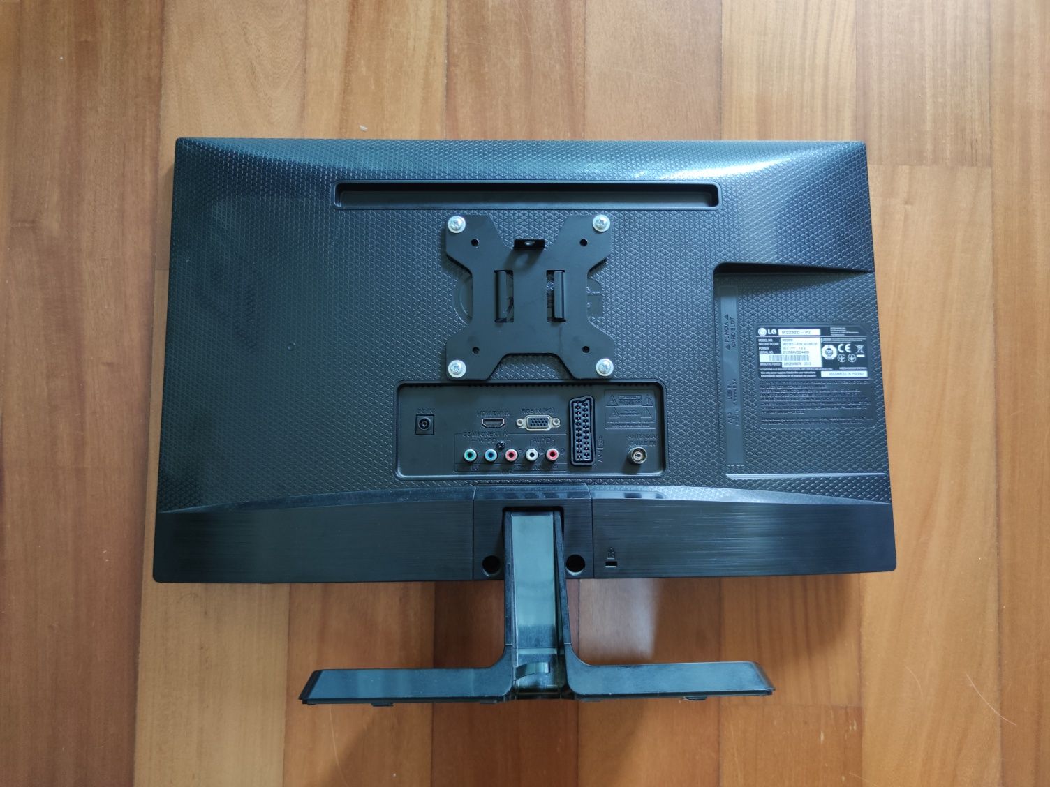 TV Monitor 22" LG M2232