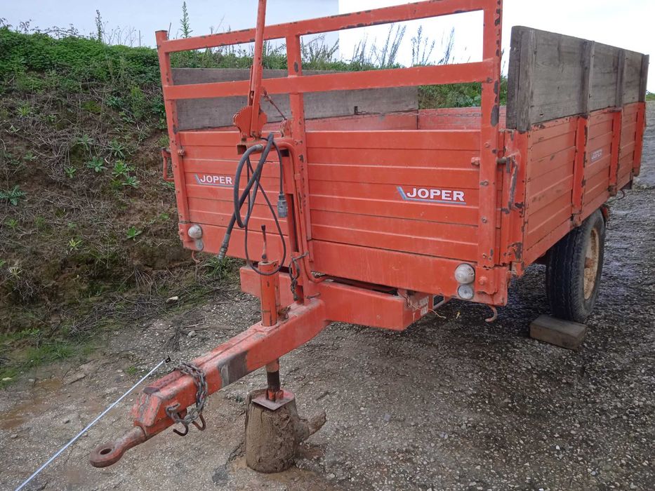 Reboque tri-basculante 3 Toneladas Joper muito bom estado do ano 2003
