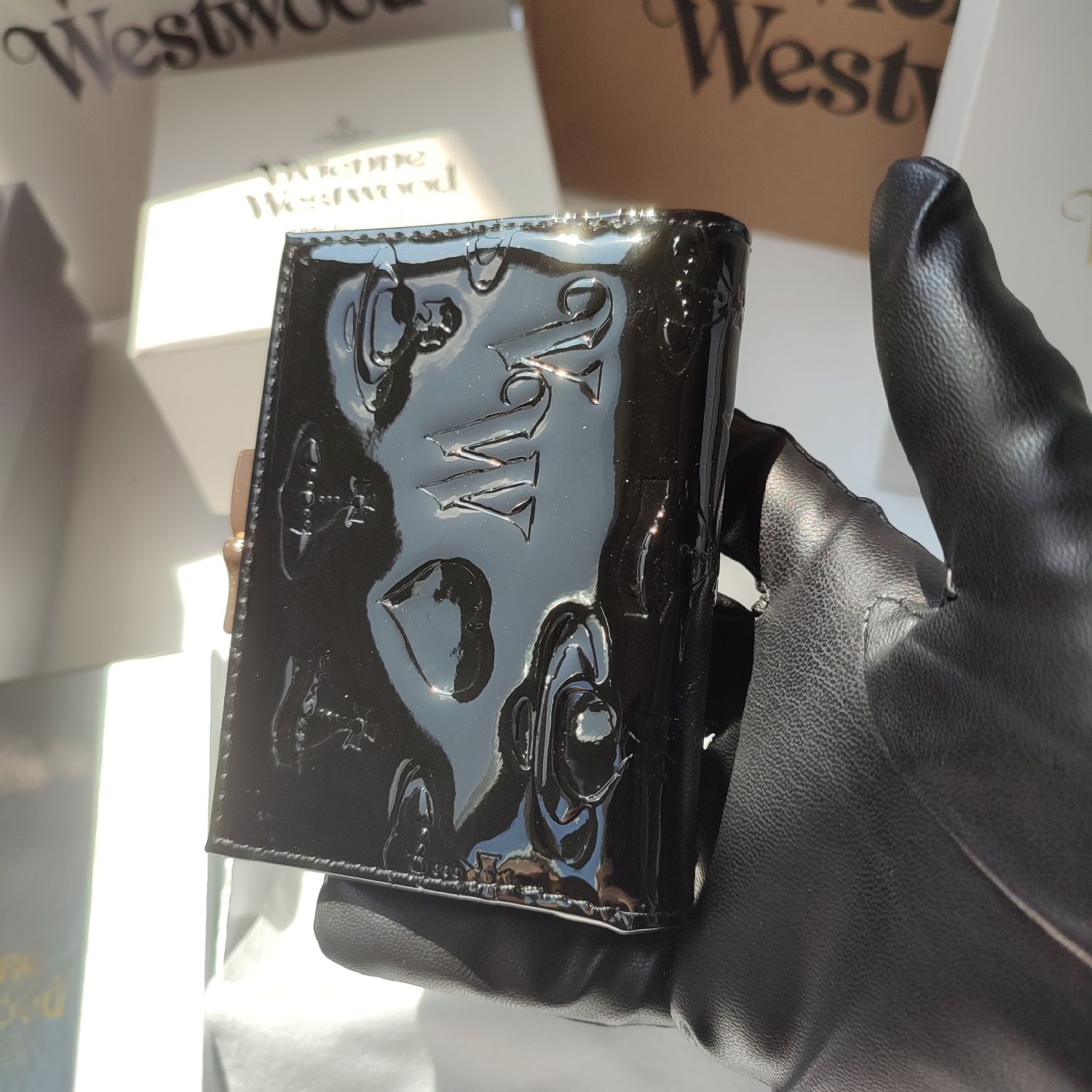 Оригінальний гаманець Vivienne Westwood чорний шкіряний лакований