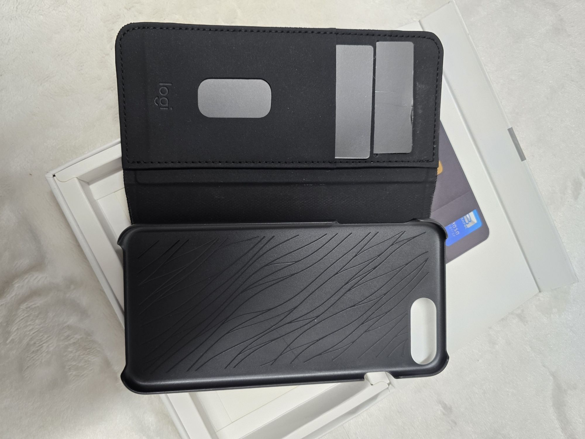 Futerał iPhone 7plus firmy logitech
