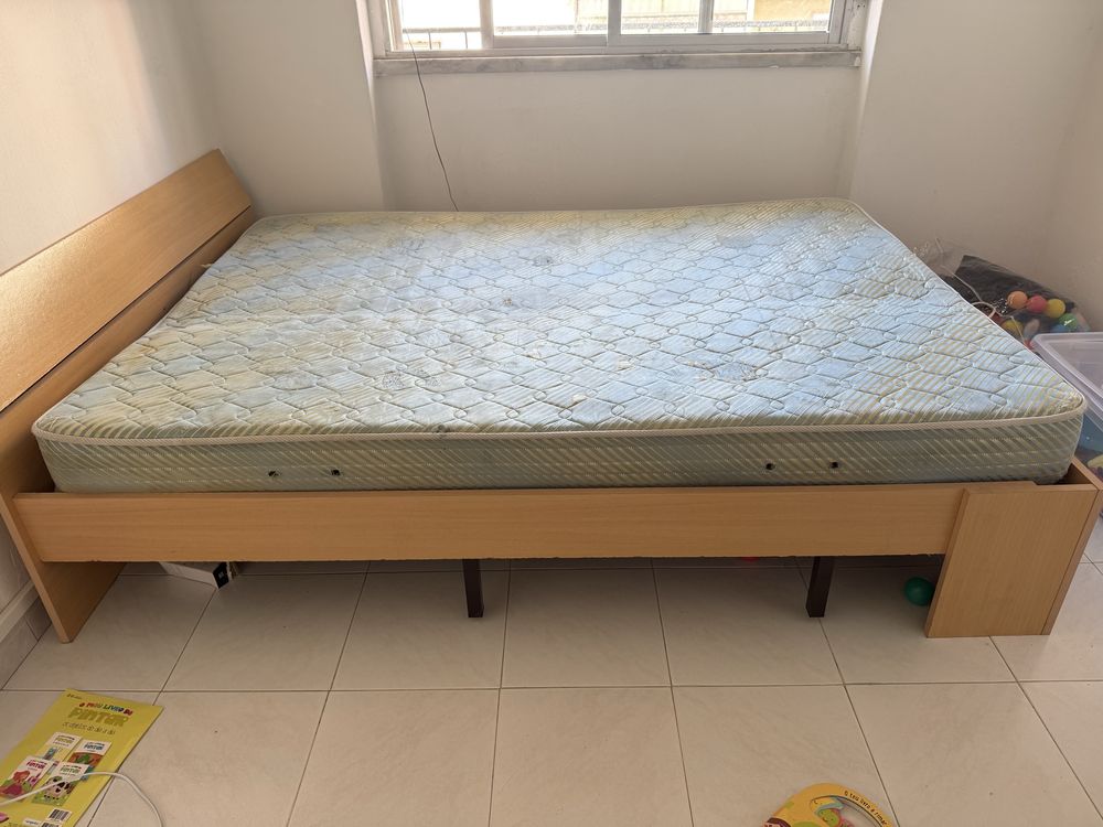 Cama de casal + Estrado