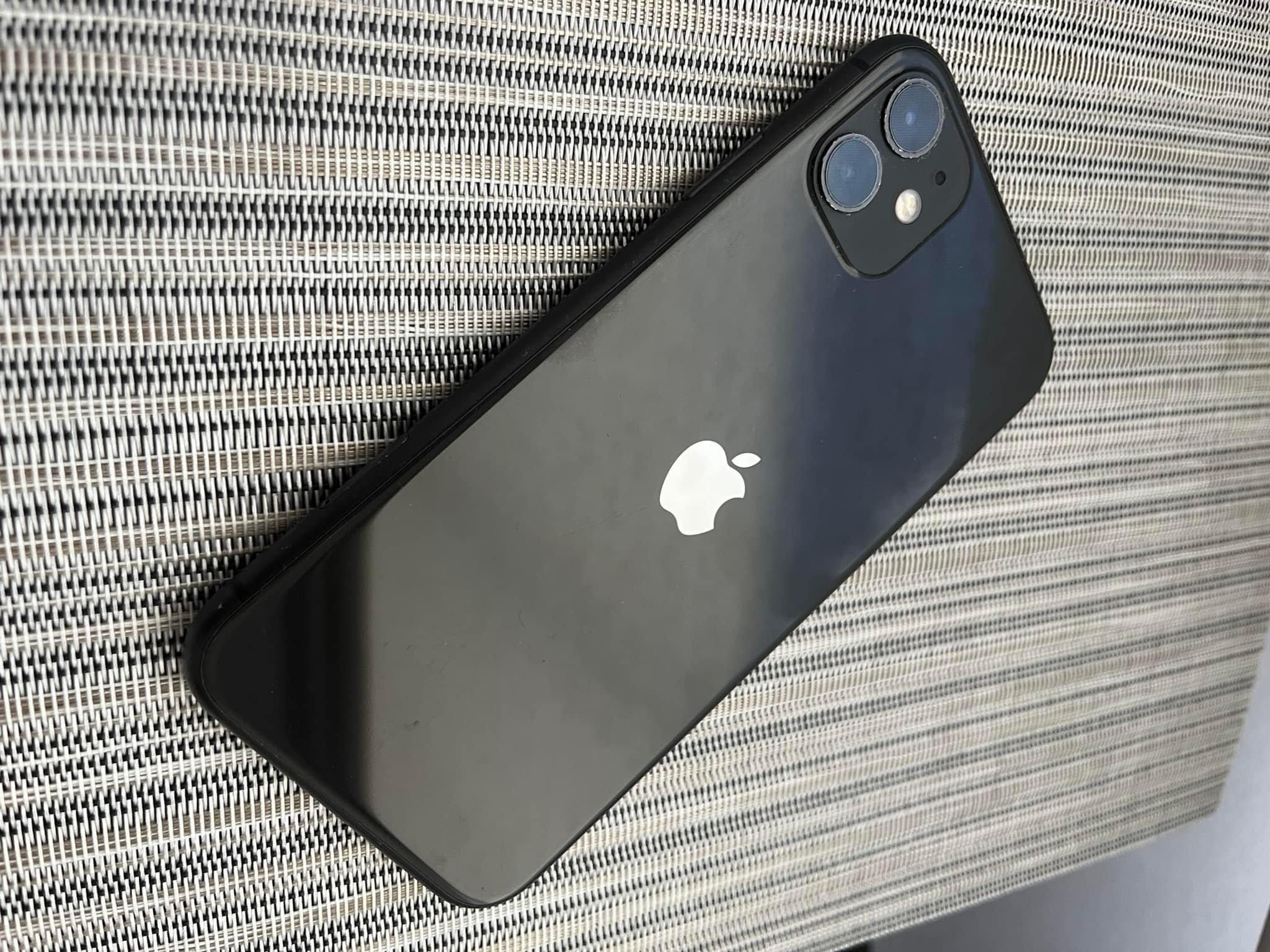 iPhone 11 64GB muito bom estado