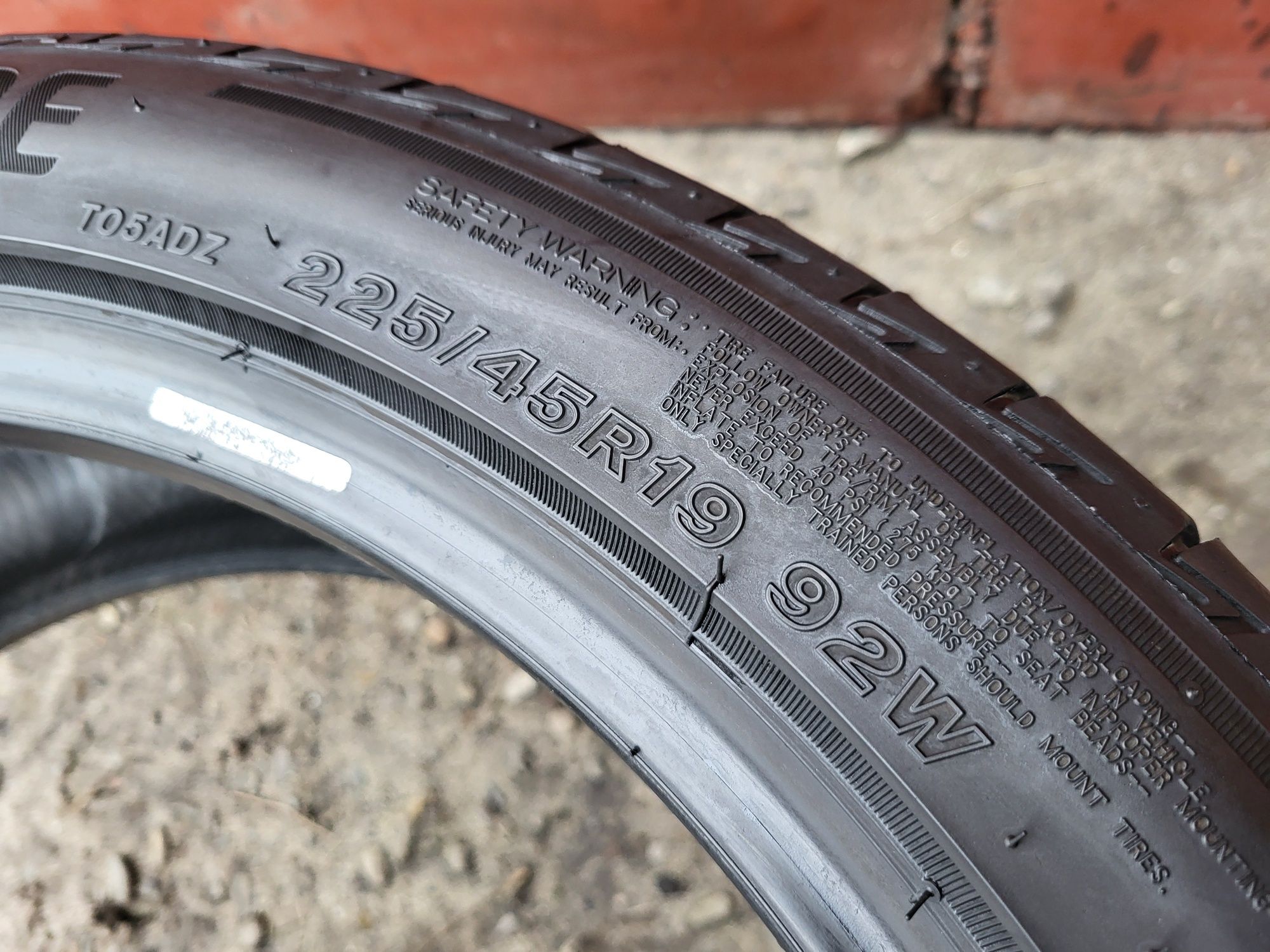 225/45/19 R19 Bridgestone Turanza T005A 2шт ціна за 1шт літо шини