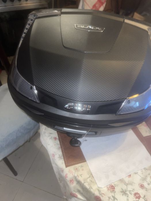 Top Case nova  na caixa, nao uso pois tenho a original na mota