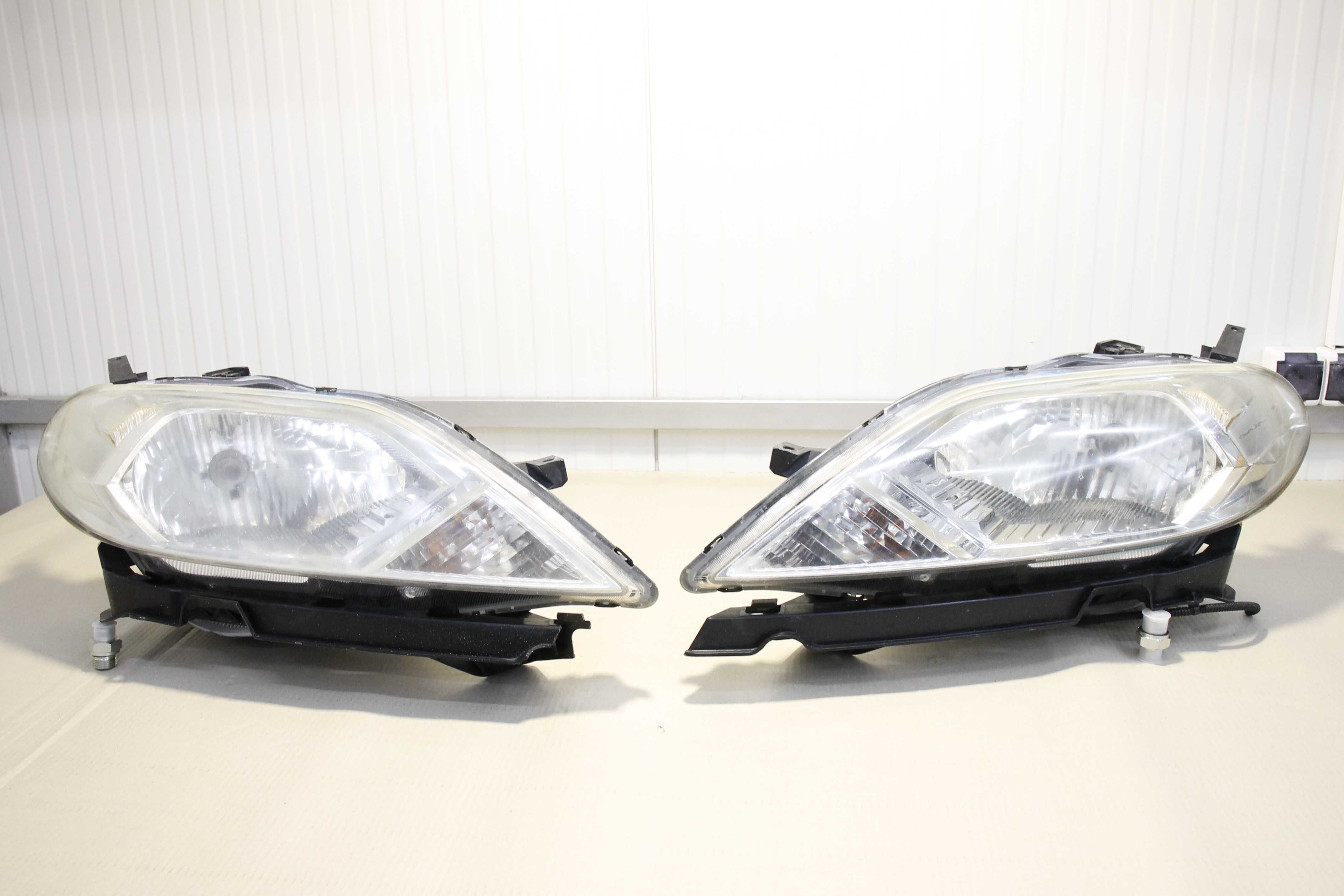 lampa przód przednia prawa lewa reflektor Honda Frv kpl lamp Fr-V