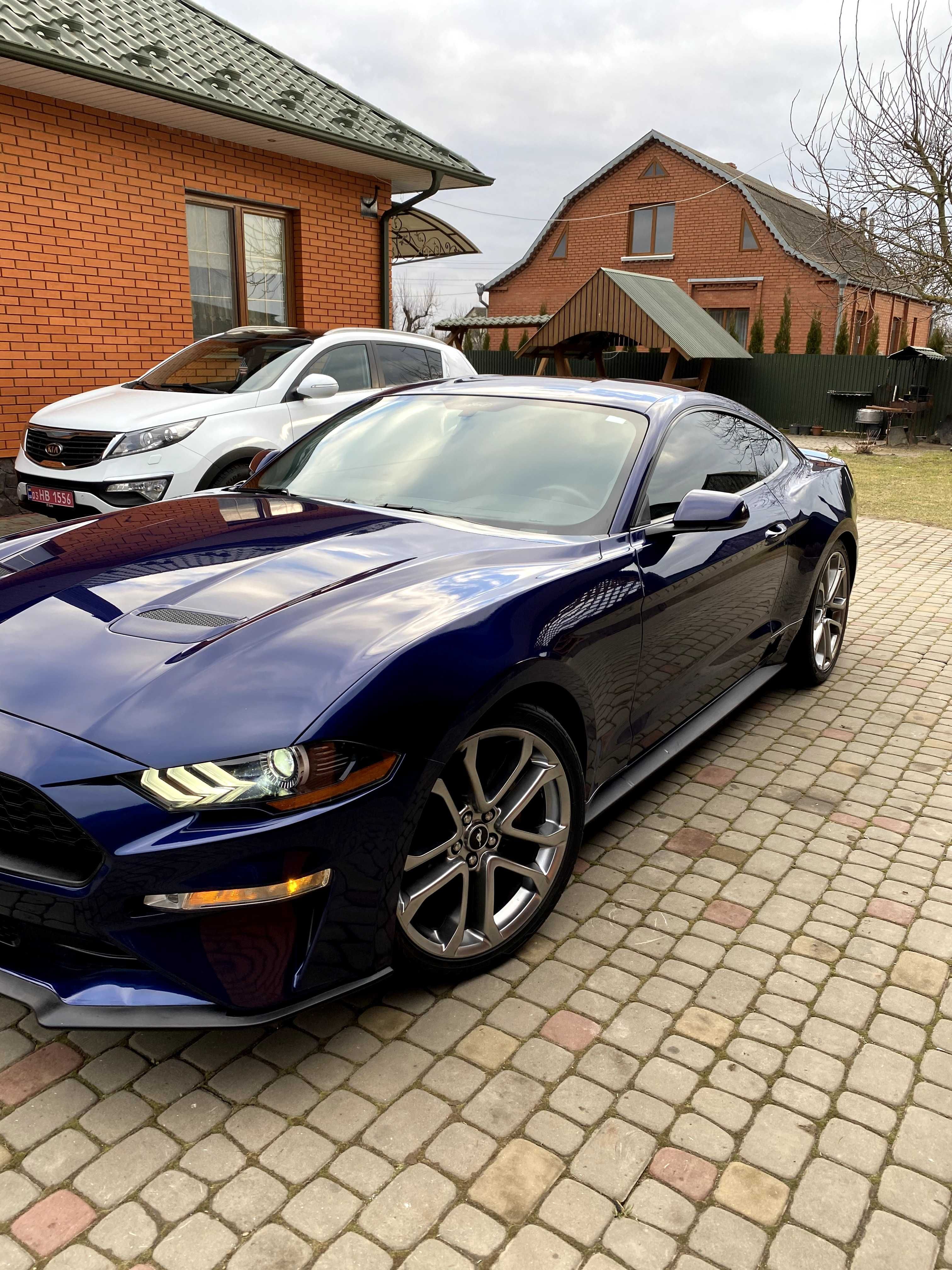 Ford Mustang Premium (2018 модельний рік)