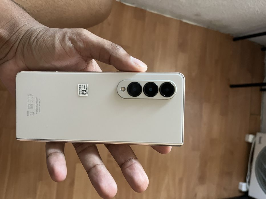 Samsung galaxy Z fold 4