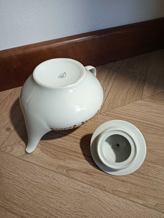 Dzbanek porcelanowy na herbatę imbryk