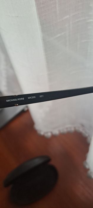 Oprawki etui Michael Kors czarne