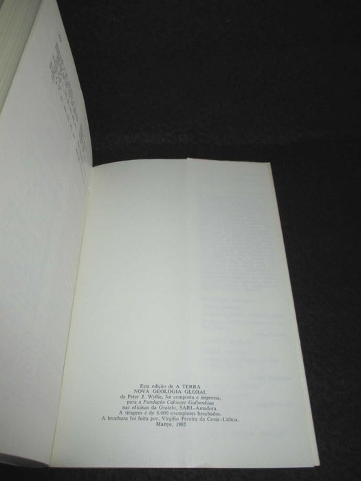 Livro A Terra Nova Geologia Global Peter J. Wyllie Gulbenkian