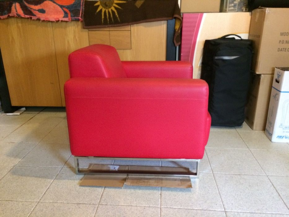 Sofá Vermelho - Marca ANARIC