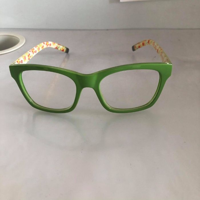 Óculos verdes da MultiOpticas