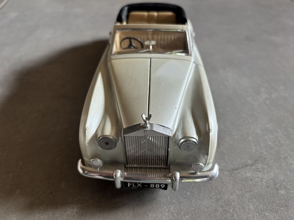 Model Solido skala 1/20 Rolls Royce Silver Cloud II made in France